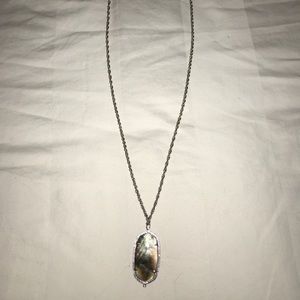 Kendra Scott necklace! ♡